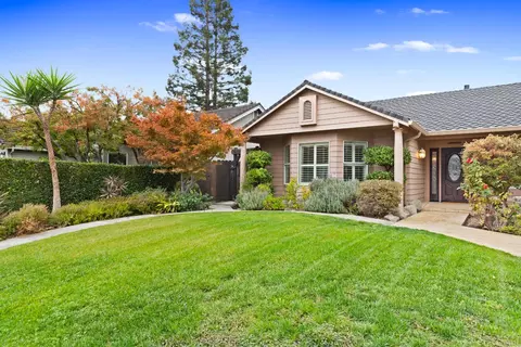 Exterior - 2025 Dorset Ln, Modesto, CA 95355 photo 7 of 8