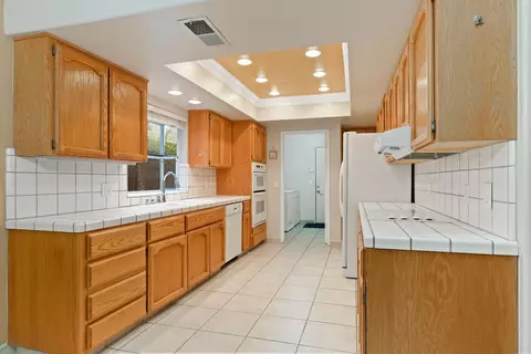 Kitchen - 2025 Dorset Ln, Modesto, CA 95355 photo 1 of 2