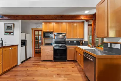 Kitchen - 2985 Boole Rd, Applegate, CA 95703 photo 3 of 3