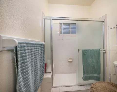 Bath - 1850 Hammond Dr, Turlock, CA 95382 photo 5 of 5