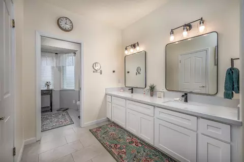 Bath - 1850 Hammond Dr, Turlock, CA 95382 photo 1 of 5