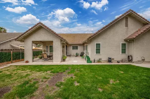 Exterior - 1850 Hammond Dr, Turlock, CA 95382 photo 7 of 12