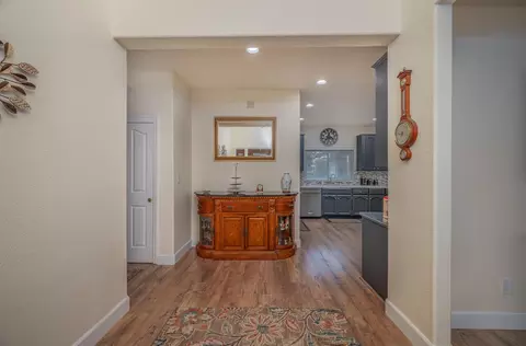 Entry Way - 1850 Hammond Dr, Turlock, CA 95382 photo 6 of 6