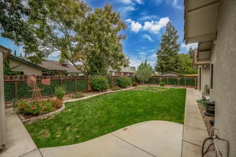 Exterior - 1850 Hammond Dr, Turlock, CA 95382 photo 9 of 12