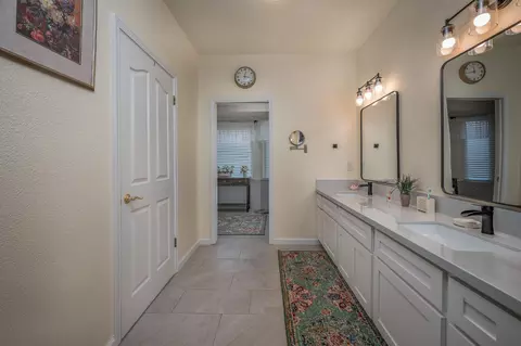Entry Way - 1850 Hammond Dr, Turlock, CA 95382 photo 2 of 6