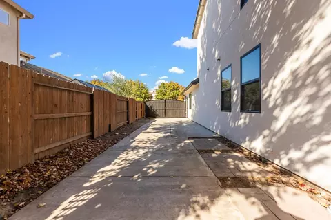 Exterior - 688 Cindy Dr, Ripon, CA 95366 photo 4 of 8