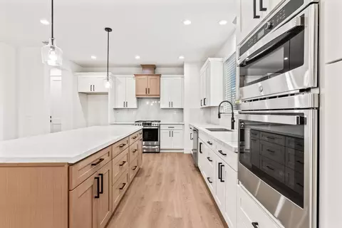 Kitchen - 688 Cindy Dr, Ripon, CA 95366 photo 4 of 4
