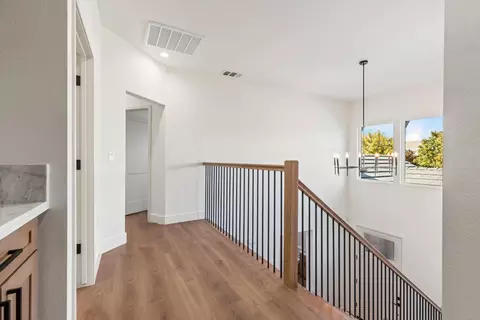 Entry Way - 688 Cindy Dr, Ripon, CA 95366 photo 5 of 6