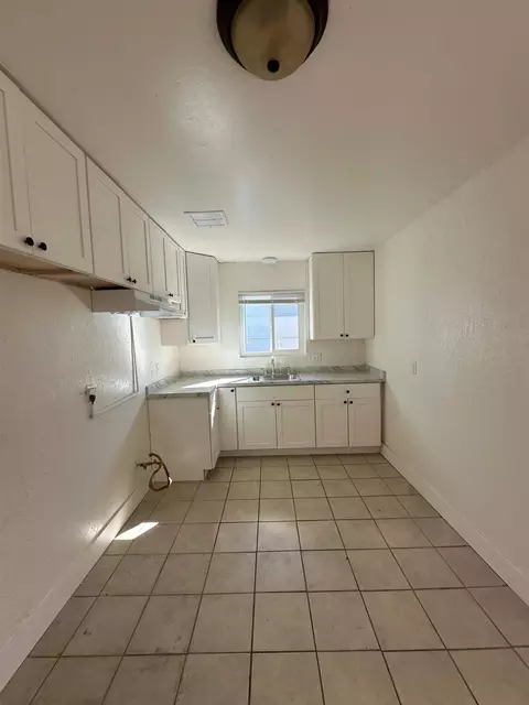 1045 W Santa Fe Ave, Merced, CA 95340 photo 4