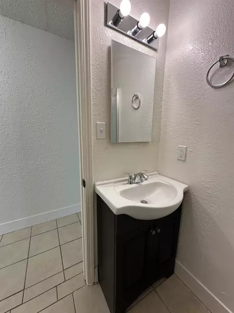 1045 W Santa Fe Ave, Merced, CA 95340 photo 6