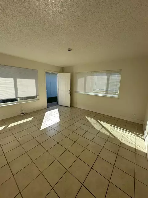 1045 W Santa Fe Ave, Merced, CA 95340 photo 1