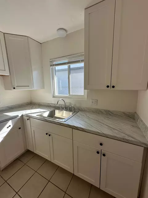 1045 W Santa Fe Ave, Merced, CA 95340 photo 3