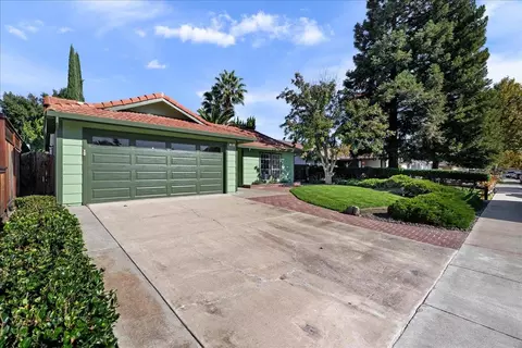 495 Magnolia Ln, Tracy, CA 95376 photo 3