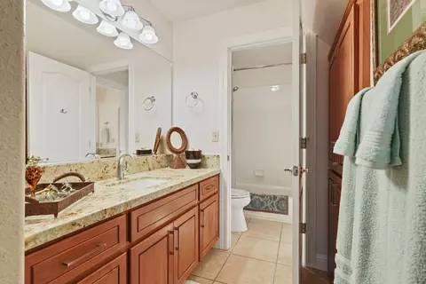 Bath - 1202 Millsbridge Pl, Lodi, CA 95242 photo 4 of 6