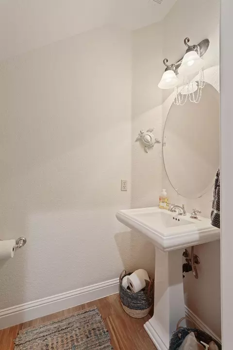 Bath - 1202 Millsbridge Pl, Lodi, CA 95242 photo 1 of 6
