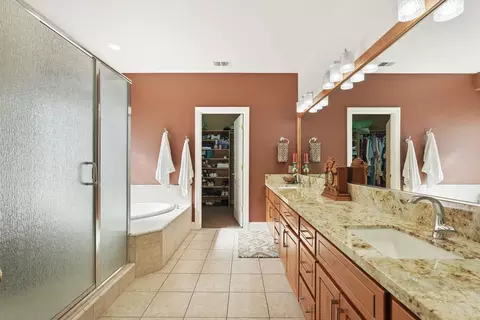 Bath - 1202 Millsbridge Pl, Lodi, CA 95242 photo 2 of 6