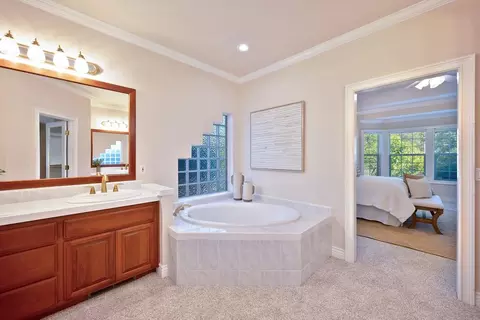 Bath - 4537 Mountaingate Dr, Rocklin, CA 95765 photo 3 of 9