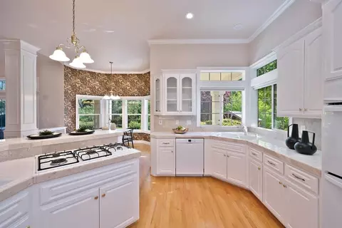 Kitchen - 4537 Mountaingate Dr, Rocklin, CA 95765 photo 5 of 8