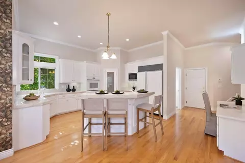 Kitchen - 4537 Mountaingate Dr, Rocklin, CA 95765 photo 2 of 8