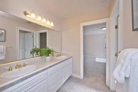 Bath - 4537 Mountaingate Dr, Rocklin, CA 95765 photo 6 of 9