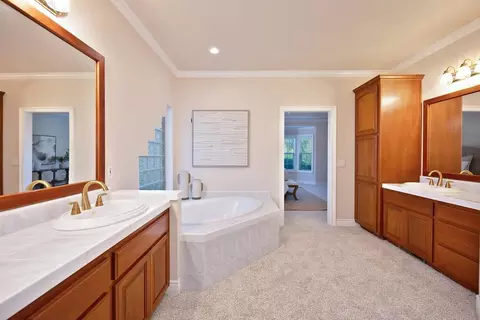 Bath - 4537 Mountaingate Dr, Rocklin, CA 95765 photo 4 of 9