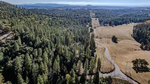 10440 Tabeaud Rd, Pine Grove, CA 95665