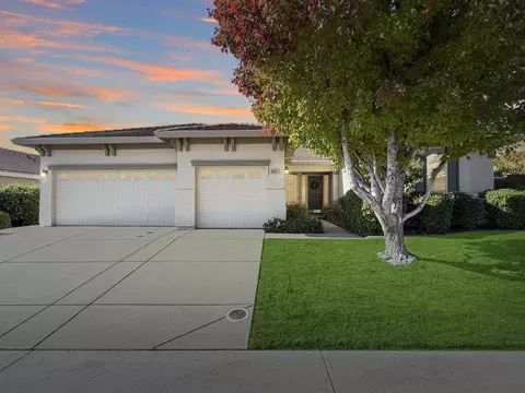 6097 Crater Lake Dr, Roseville, CA 95678