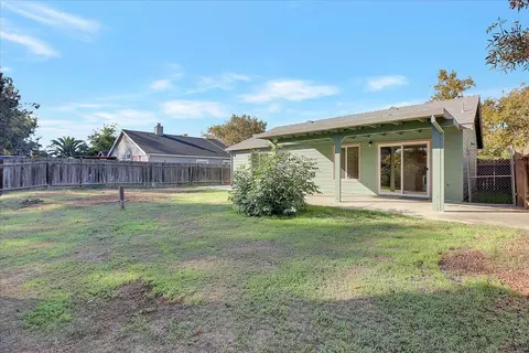 Exterior - 4137 Deaton Dr, Olivehurst, CA 95961 photo 8 of 11