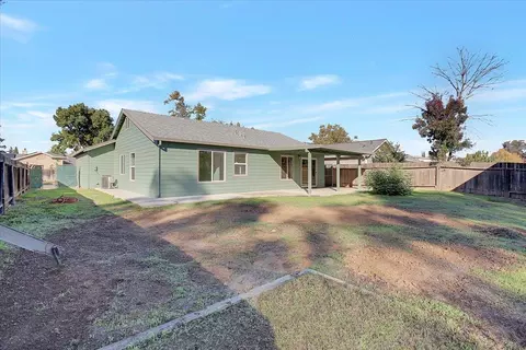 Exterior - 4137 Deaton Dr, Olivehurst, CA 95961 photo 6 of 11