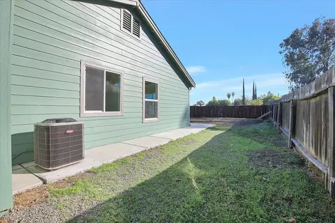 Exterior - 4137 Deaton Dr, Olivehurst, CA 95961 photo 4 of 11
