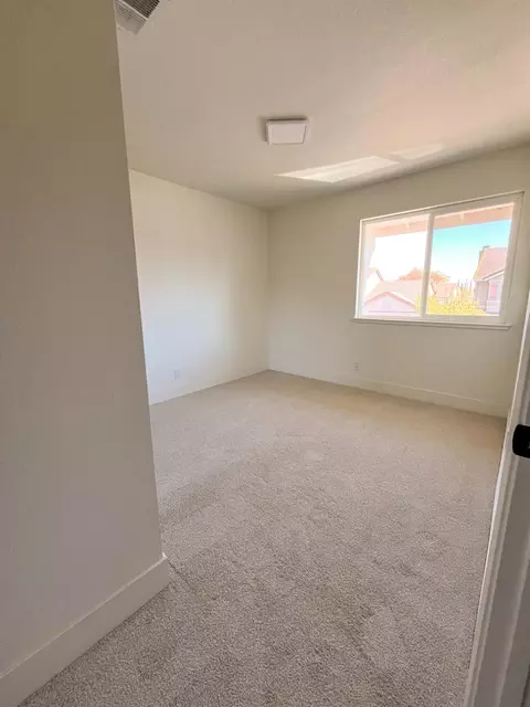 Bedroom - 8404 Giverny Cir, Antelope, CA 95843 photo 4 of 6