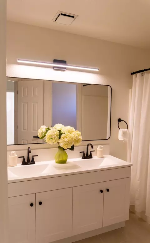 Bath - 8404 Giverny Cir, Antelope, CA 95843 photo 4 of 5