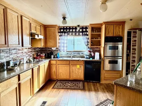 Kitchen - 515 E Main St #19, Rogue River, OR 97537 photo 1 of 3