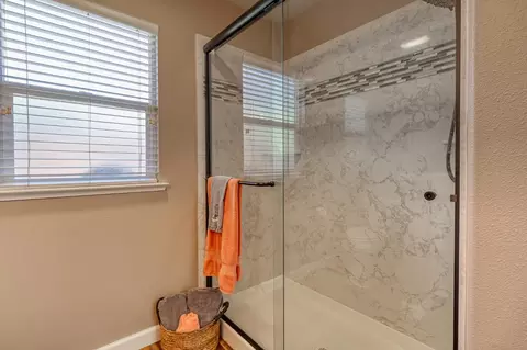 Bath - 1512 Kruger Dr, Modesto, CA 95355 photo 2 of 3
