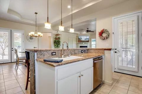 Kitchen - 135 Glen View Ct, Copperopolis, CA 95228 photo 4 of 5