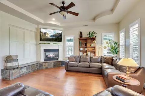 Living - 135 Glen View Ct, Copperopolis, CA 95228 photo 1 of 3