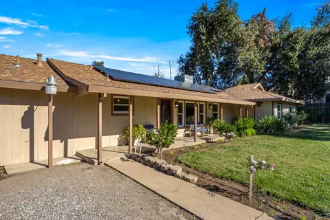 6141 Lincoln Ave, Carmichael, CA 95608