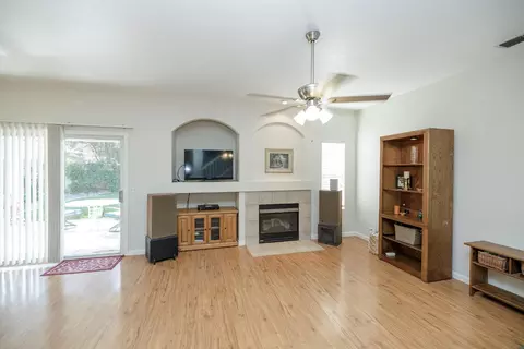 Living - 2516 Maestro Way, Modesto, CA 95355 photo 4 of 9