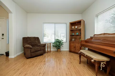 Living - 2516 Maestro Way, Modesto, CA 95355 photo 2 of 9