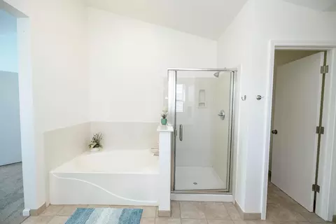 Bath - 2516 Maestro Way, Modesto, CA 95355 photo 3 of 6