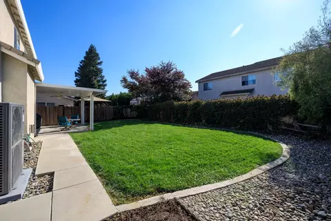 Exterior - 2516 Maestro Way, Modesto, CA 95355 photo 8 of 9