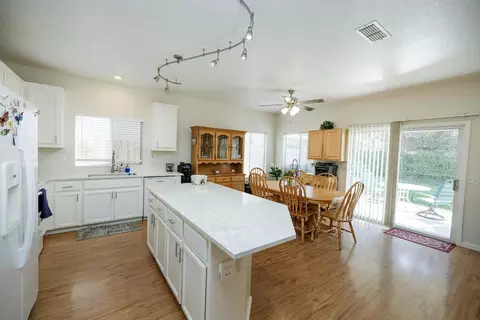 Kitchen - 2516 Maestro Way, Modesto, CA 95355 photo 2 of 5