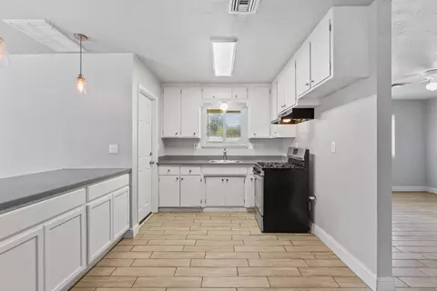 2525 Orwell Ct, Modesto, CA 95354 photo 9