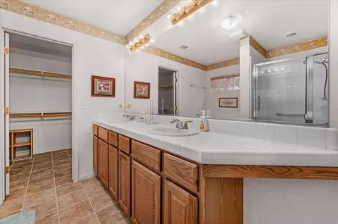 1947 Hampton, Hanford, CA 93230 photo 37