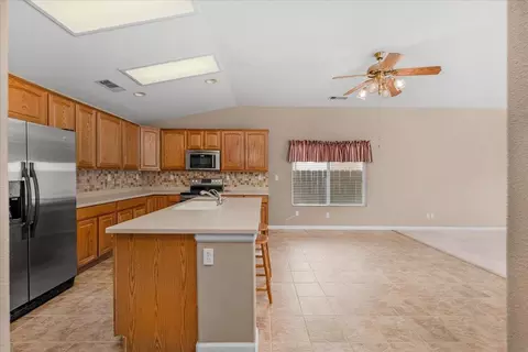 1947 Hampton, Hanford, CA 93230 photo 17