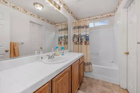 1947 Hampton, Hanford, CA 93230 photo 40