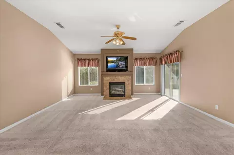 1947 Hampton, Hanford, CA 93230 photo 26
