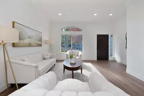Living - 100 Donegan Ct, Folsom, CA 95630 photo 1 of 4