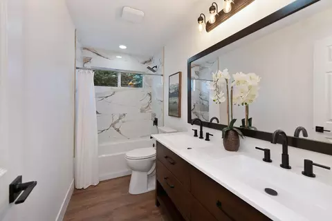 Bath - 100 Donegan Ct, Folsom, CA 95630 photo 1 of 5
