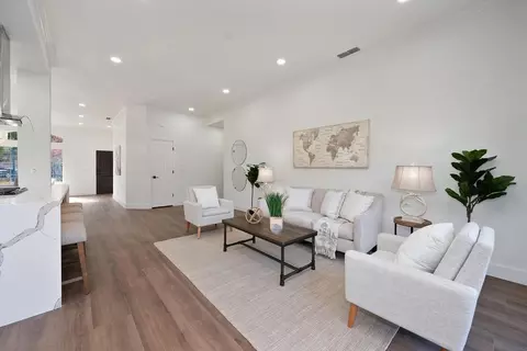 Living - 100 Donegan Ct, Folsom, CA 95630 photo 3 of 4